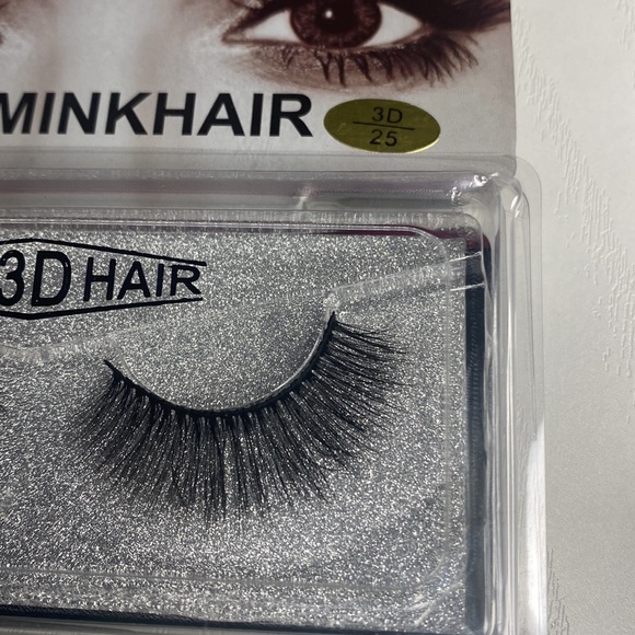 NIP Lashes bundle - Picture 5 of 5